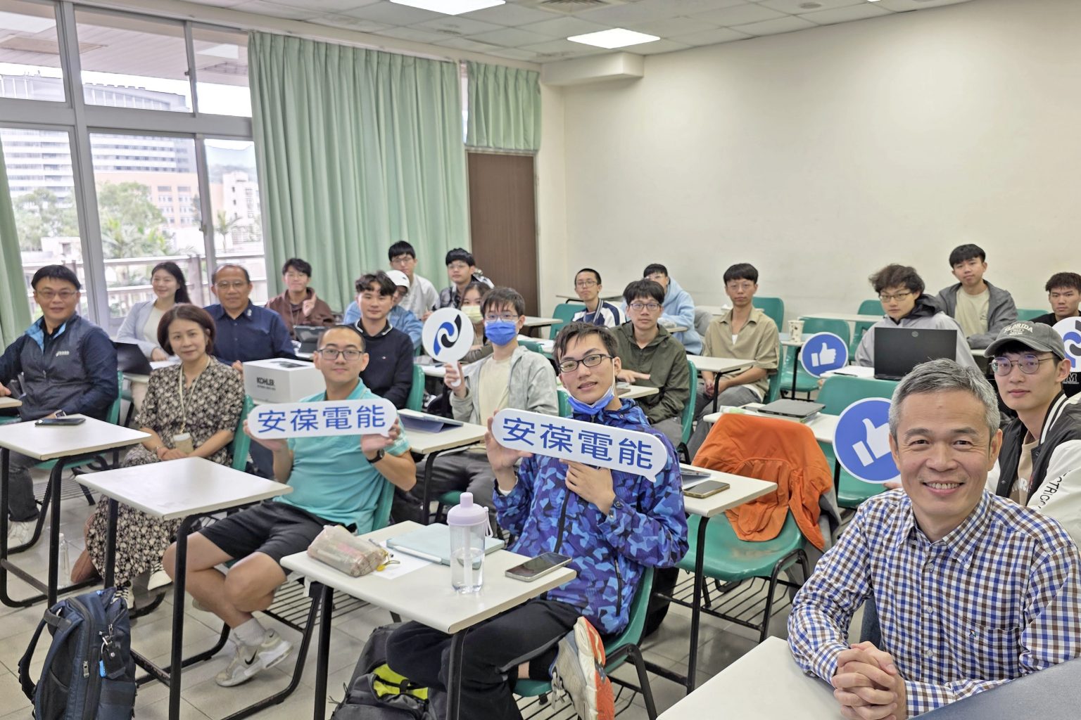 20251121 蔡雄飛協理&凃裕祐副處長4